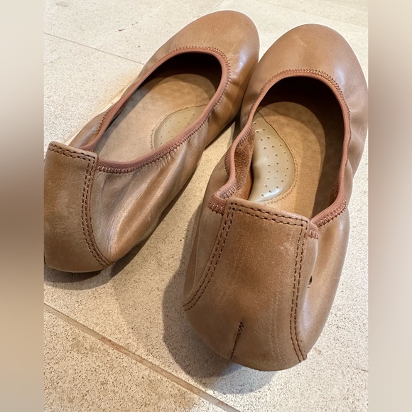 Hush Puppies Ballet Flats 7.5 Camel Colored - Picture 3 of 6